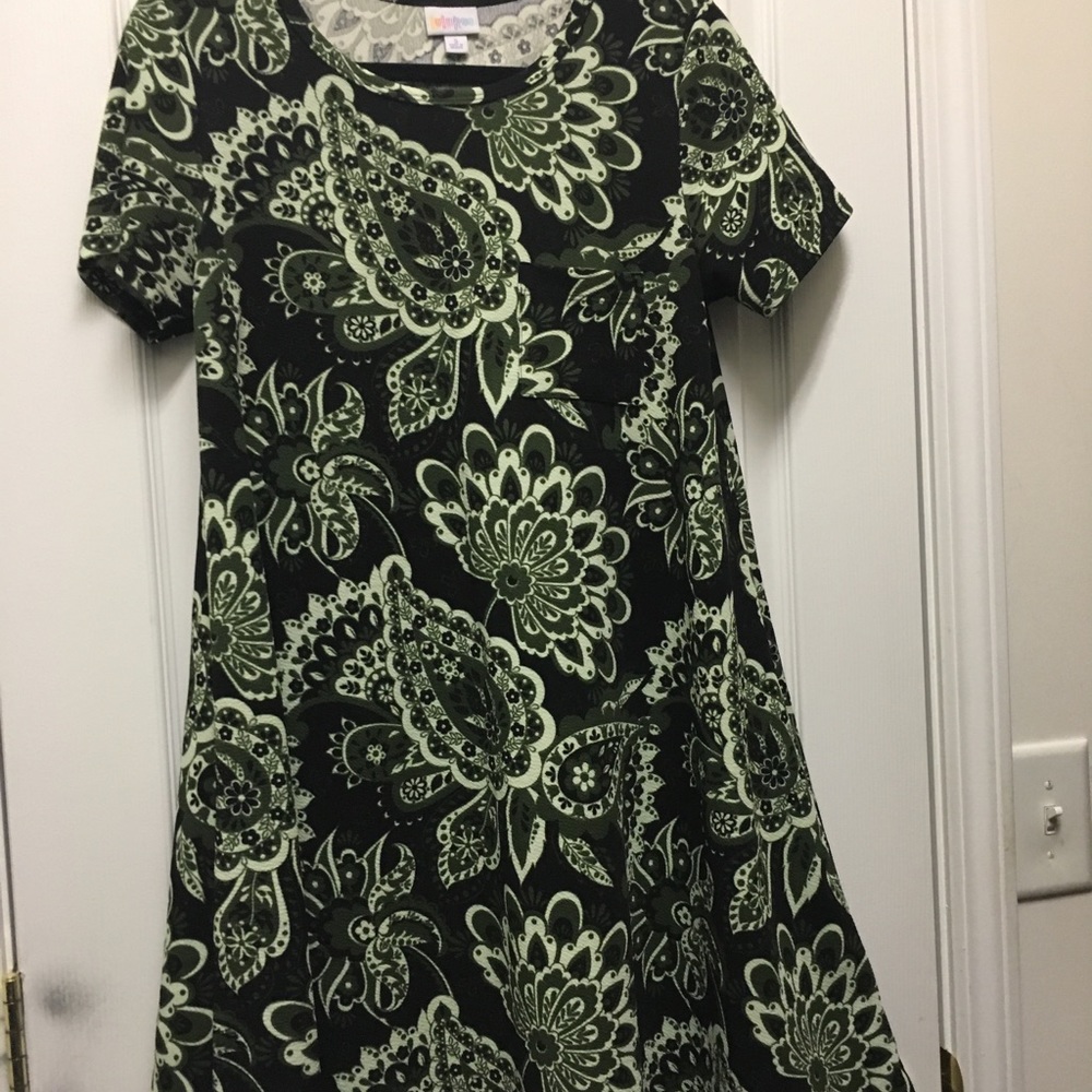 Black and green paisley Carly. Small